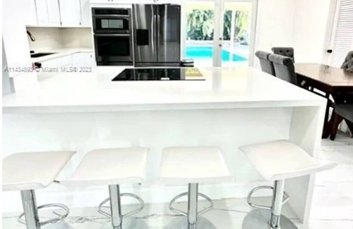 Edgewood House | Private Oasis-5-bedroom, 3 bathroom house with big Pool,12 beds, Sleeps 16+