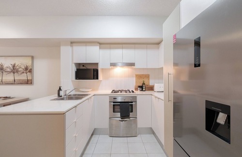 New Farm Apartment | Private Oasis! 3Bed/2Bath/1Car ~ 5mins to CBD