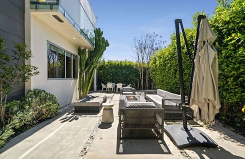 West Los Angeles House | Private oasis in West LA