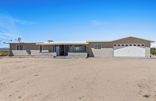 Twentynine Palms House | Private oasis on 5 acres! Family friendly, Close to the military base!