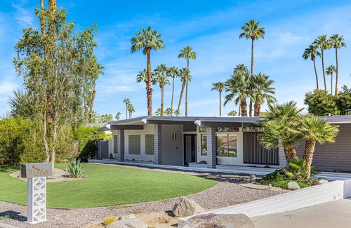 Magnesia Falls Cove House | Private oasis with 5 bedrooms!