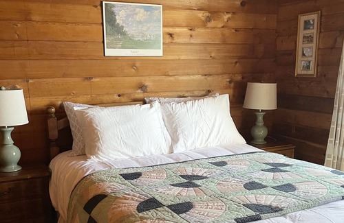 Anne's Land Cabin | Private Ocean Front Cabin Close To Cavendish Beach, Restaurants, & More!