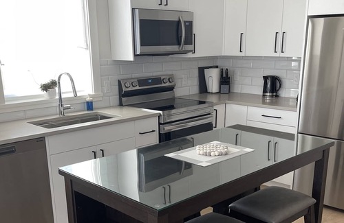 Sechelt Apartment | Private ocean view suite
