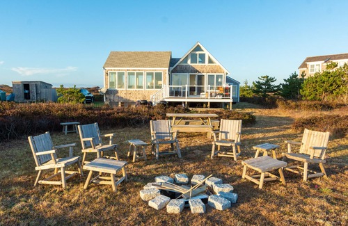 Madequecham House | Private Oceanfront 3BR Cottage