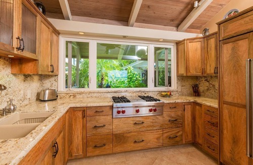 Halama Street House | Private Oceanfront w pool, hot tub, sunsets and Turtles