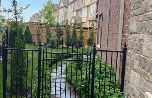 Oakville House | Private One bedroom Suite. B and B on main floor