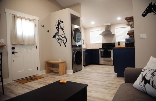 Charles Town House | Private outdoor Spa! Close to Casino, Cozy Pool & Hot Tub Retreat by Casino