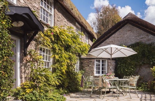 Lee Cottage | Private Outdoor Swimming Pool, close to the beach April - September