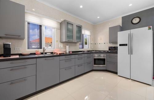 Piedra Plat House | Private paradise 10 minutes from everything! Bring your family and friends to this spacious home.