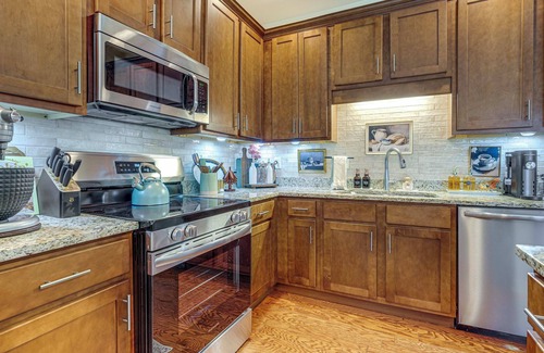 Cleveland Condo | Private Patio: Residential Condo in Cleveland!