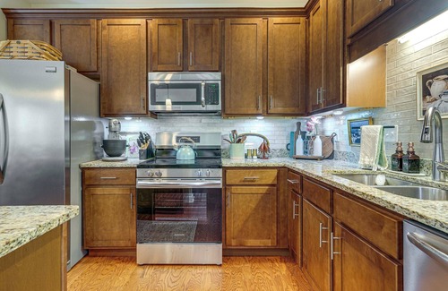 Cleveland Condo | Private Patio: Residential Condo in Cleveland!