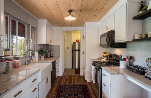 Guadalupita Cabin | Private Peak Velo Remote Mountain Retreat