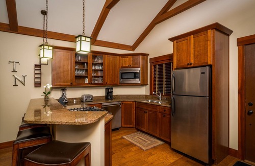 Harbor Springs Cottage | Private PET FRIENDLY 4 Bedroom-4 Bath Cottage Near Ski Resorts! Harbor Springs