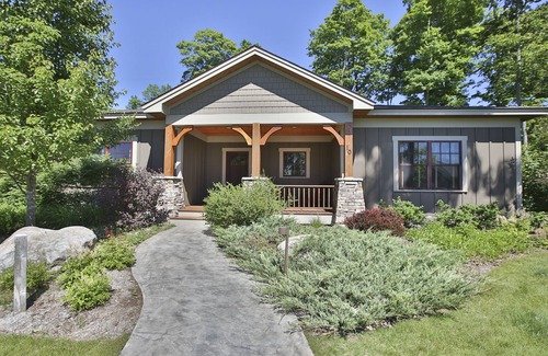 Harbor Springs Cottage | Private PET FRIENDLY 4 Bedroom-4 Bath Cottage Near Ski Resorts! Harbor Springs
