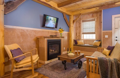 Ripton Cabin | Private pet-friendly cabin in the woods w/private campfire pit & screened porch