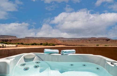 Virgin RV Rental | Private Pet Friendly Cliff Dwelling With King Bed