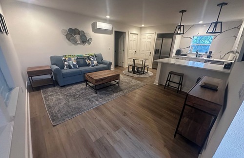 Jonestown Apartment | Private Pickleball Paradise w/Spacious 1 Bedroom Apartment & Lake Travis access
