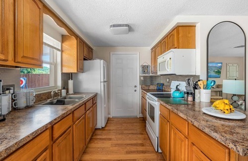 Pinellas Park House | Private Pool 15 Mins to Beach & Downtown St. Pete
