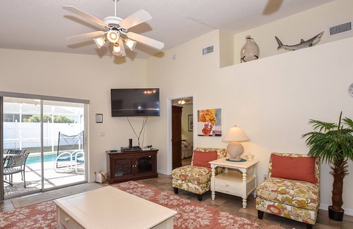 Horton Shores House | Private Pool, 3BR, 2BA Pet Friendly Steps to Beach!!