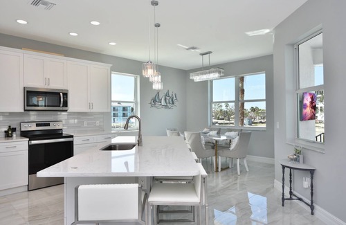 Fort Myers Beach House | Private Pool- Canal Front- Outdoor Bar- 5BR Sunsational Sunsets