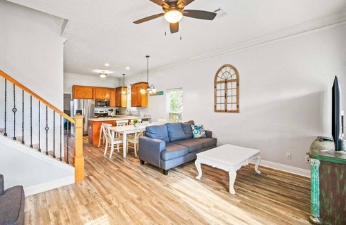 Biltmore Beach House | Private Pool,Dog-friendly,Walk to Beach!Sleeps 15!