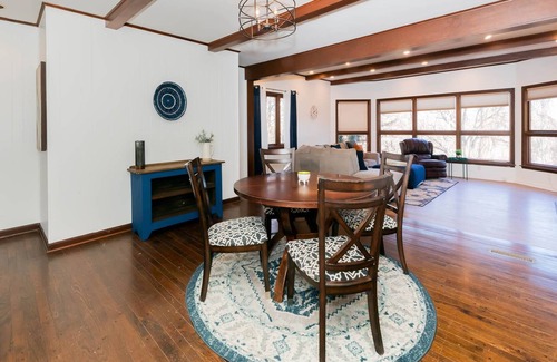 Knoxville House | Private Pool Home! 3 Miles from Downtown Knoxville-Game Room-Grill-Mtn Retreat with Tons of Privacy