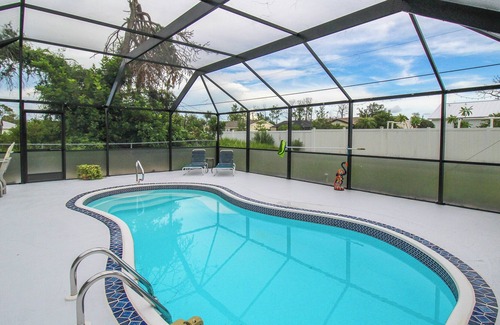 Englewood East House | Private Pool Home, Awake Zone