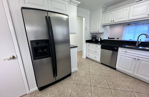 Indian Wells House | private pool home centrally located near disney, malls and supermarkets