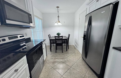 Indian Wells House | private pool home centrally located near disney, malls and supermarkets