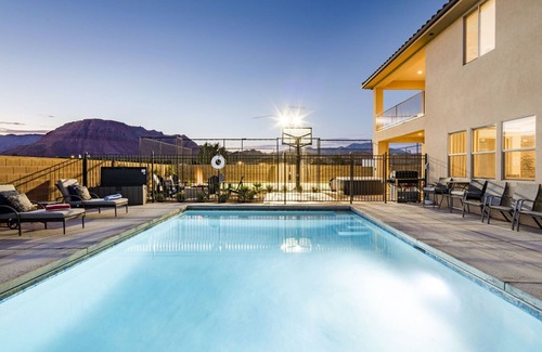 Santa Clara House | Private Pool, Hot Tub, Splash Pad and More!