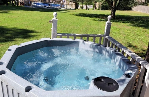 Gallatin House | Private pool & Hot Tub home minutes from lake & Broadway