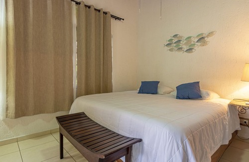Las Olas Beach Community House | Private Pool in Jungle, near beach: Casa Tranquila