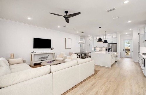 Gulfview Heights House | Private Pool, LSV, BRAND NEW! 4 Kings, Sleeps 20+! Walk to Beach in Blue