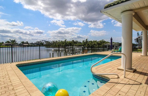 Port Charlotte House | Private Pool, Lake front, Port Charlotte, Lake View Retreat