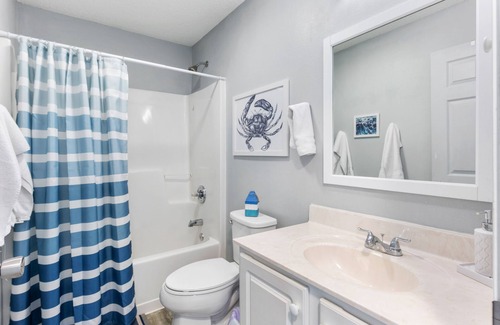 Seaspray House | PRIVATE POOL!! MOVIE ROOM AND PRIVATE BEACH ACCESS!