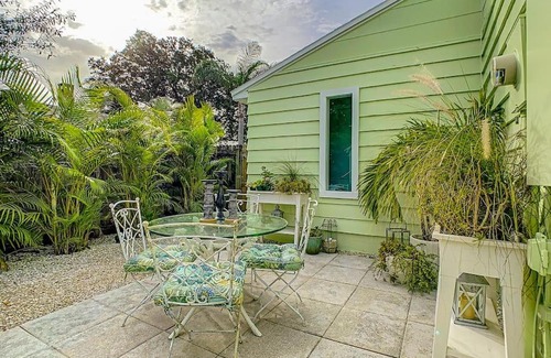 Sarasota Villa | PRIVATE POOL OASIS BY SIESTA KEY WITH YOGA RETREAT