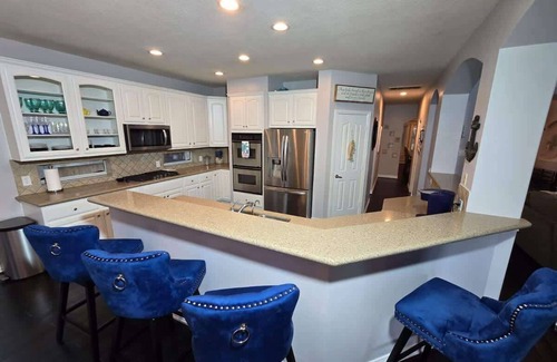 Pearland House | Private Pool Oasis | KING BED |Theater | Sleeps 12