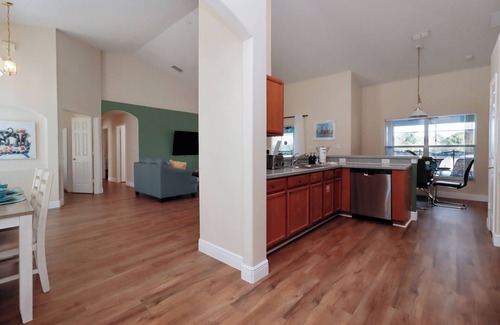 Orange Tree House | Private Pool Oasis Near Disney | Sleeps 8