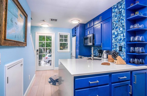 Key West House | Private Pool, Outdoor Shower, Pet Friendly, in Golf Course- 5 min to Beach