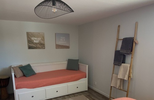 Coulon Cottage | Private pool & spa gite in the heart of the Marais Poitevin / 3 bedrooms / 10 people