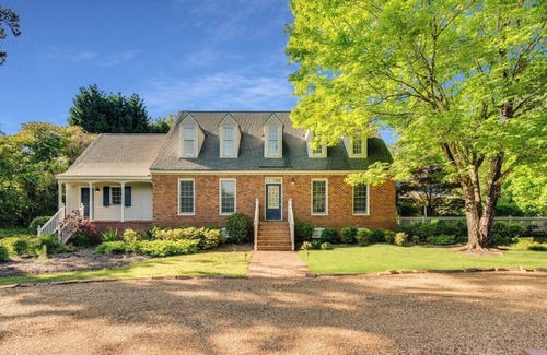 Conyers House | Private Pool Spacious 5BR Family-Friendly Home