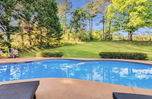Conyers House | Private Pool Spacious 5BR Family-Friendly Home