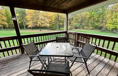 Geneva House | Private- Pool Table, SPIRE, Wine Country, GOTL