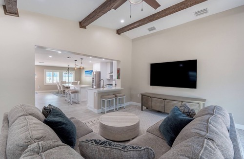 Fort Myers Beach House | ☀️Private Pool | Pet Friendly | Awesome Outdoor Spaces | My Happy Place☀️