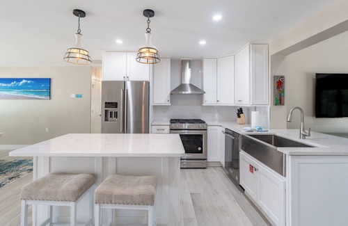 Fort Myers Beach House | ☀️Private Pool | Pet Friendly | Awesome Outdoor Spaces | My Happy Place☀️