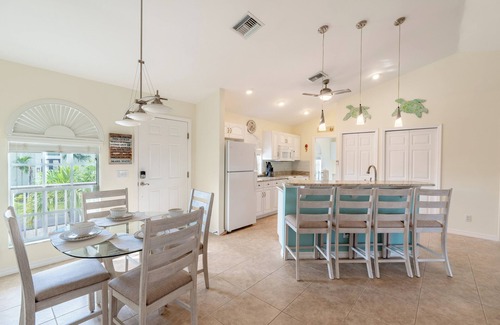 Mid Island House | ☀️Private Pool | Canal Front Home with Boat Dock | Beach Bound☀️