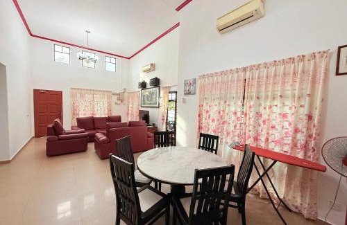 Alor Gajah Villa | Private Pool Villa 807 - Fong Homestay