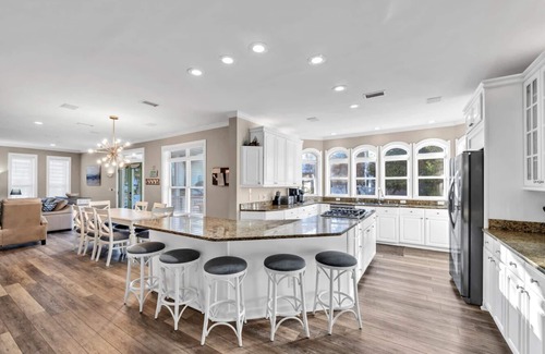 Crystal Beach House | Private Pool 🏊 Walk to Beach 🏖️ Family Tides 🏝️