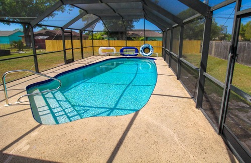 Englewood East House | Private Pool, Wind And Waves