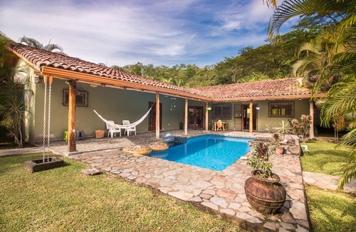 Playa Hermosa House | Private Pool & Yard~Secluded Getaway~ Minutes to the Beach